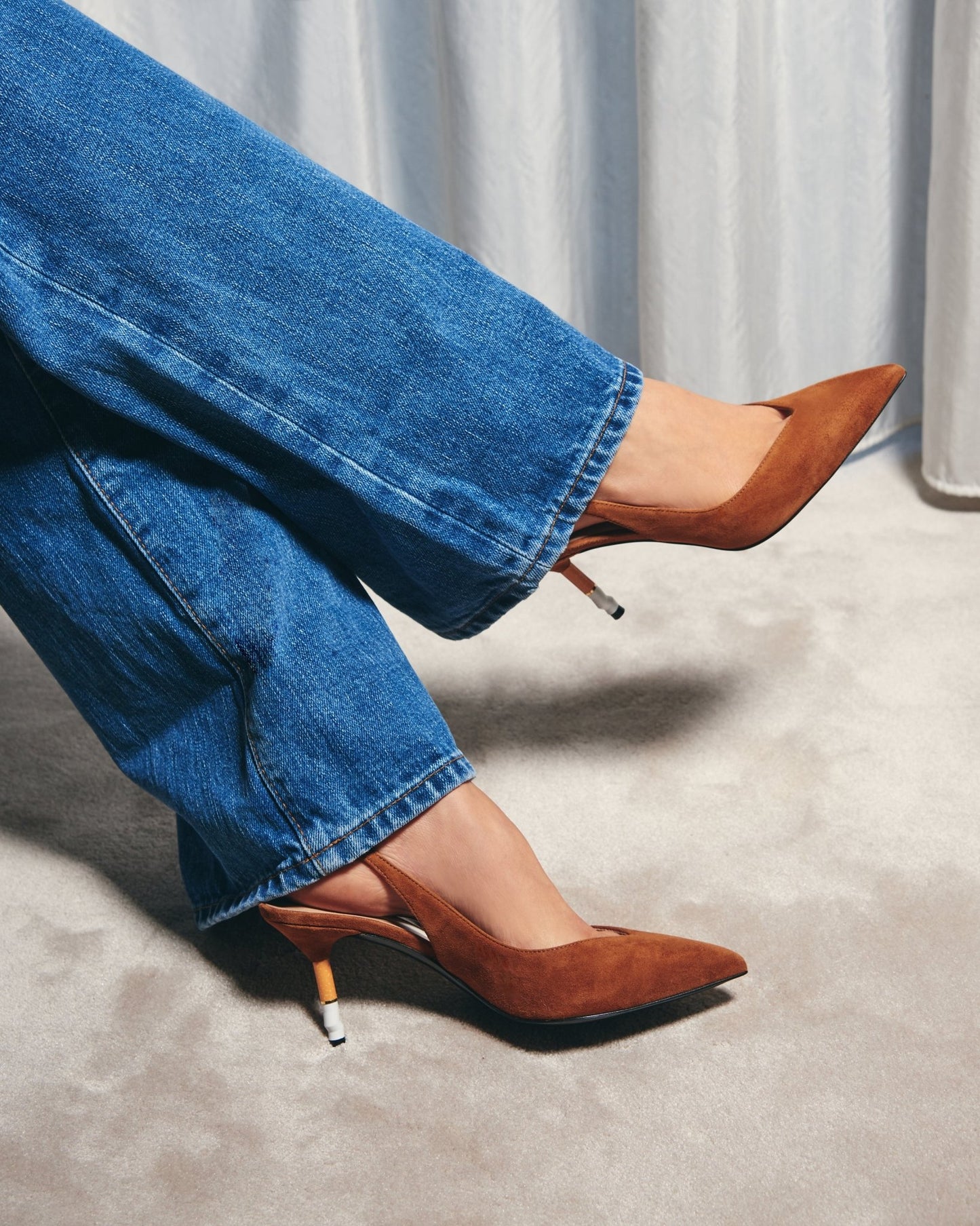 Smoking Hot Slingback Camoscio