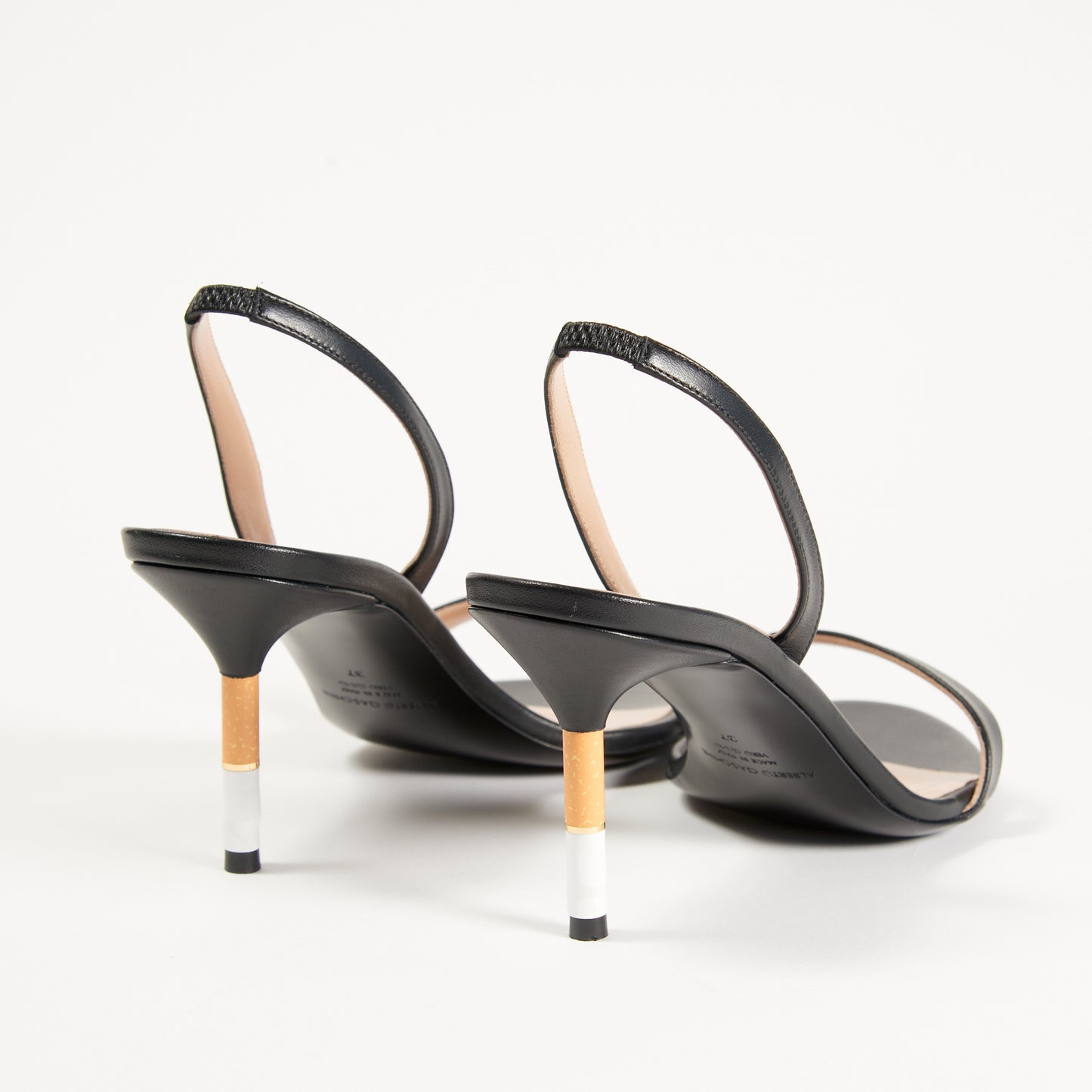 Smoking Hot Sandalo  Pelle