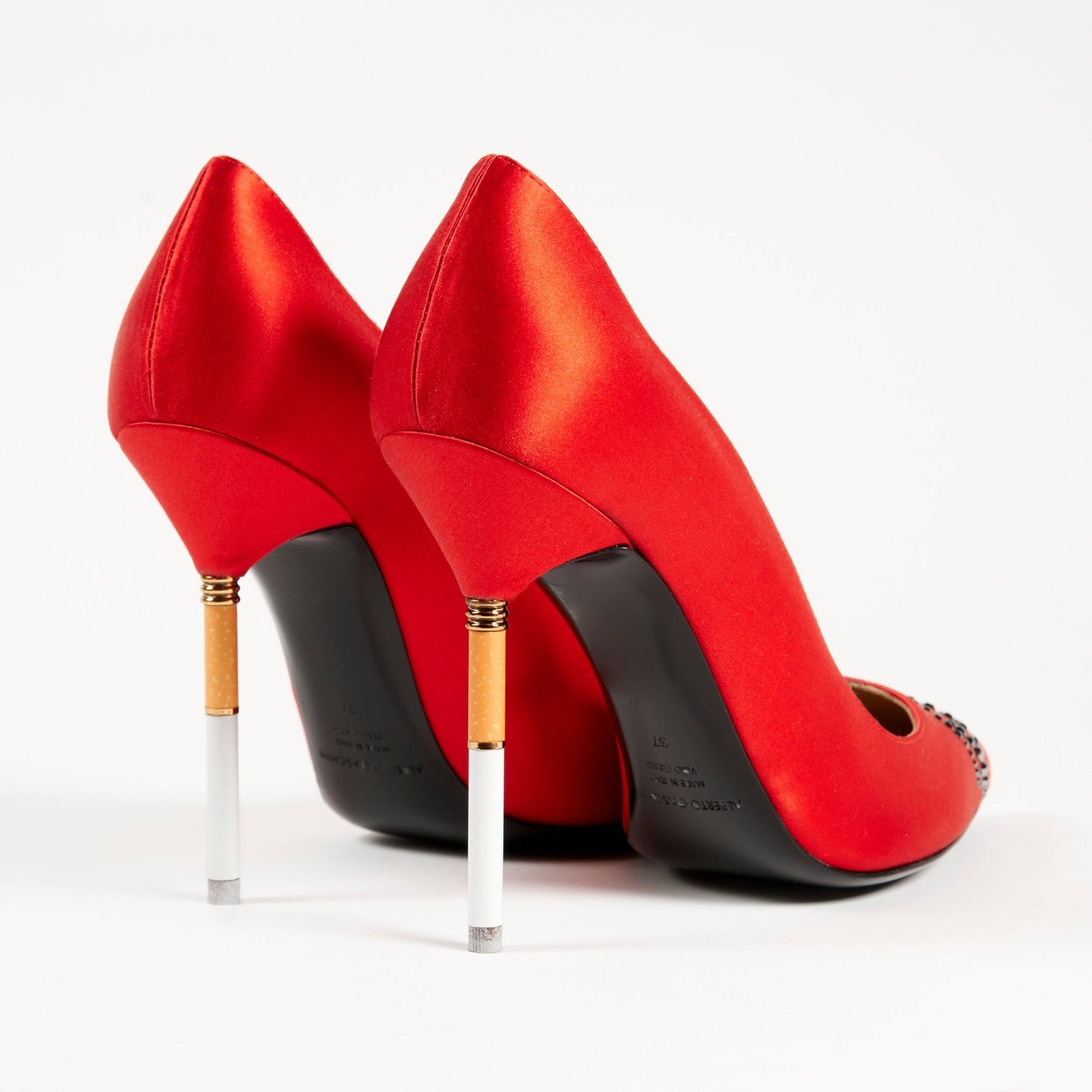 Smoking Hot Pump Pop Star